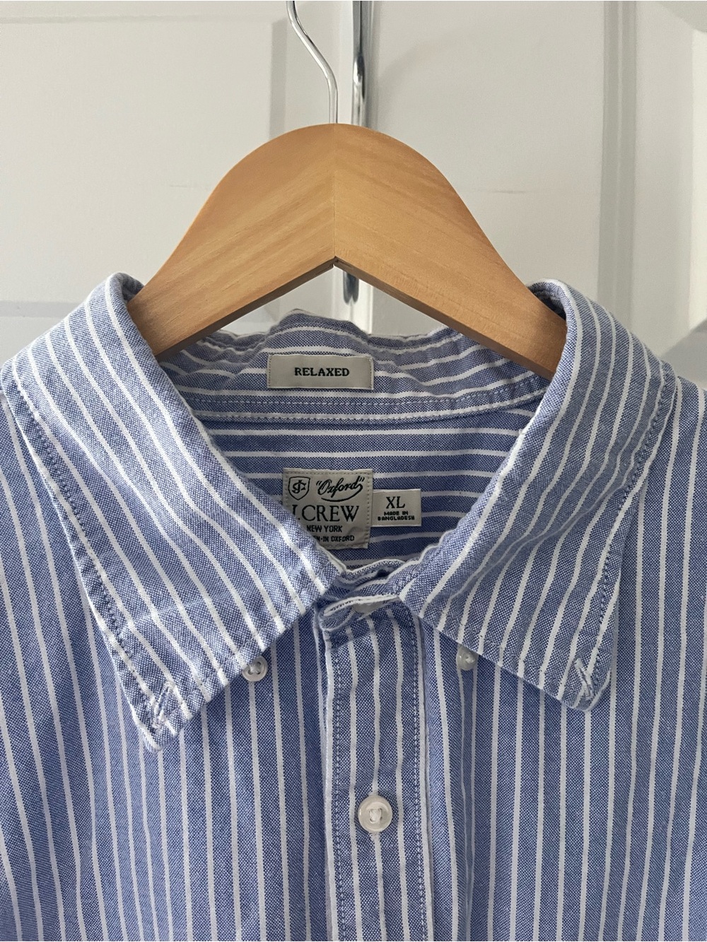 J.Crew Oxford Shirt | XL | Relaxed Fit | OCBD - Picture 2 of 2